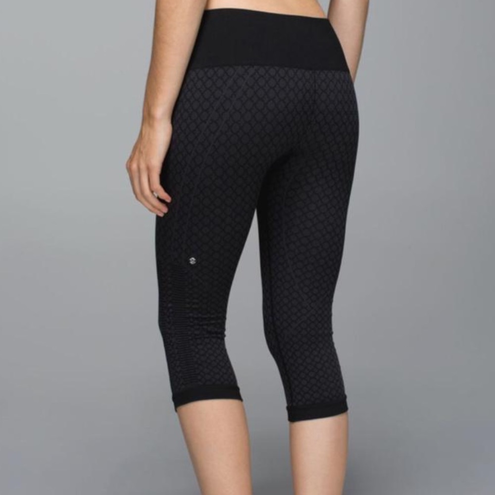 Lululemon in the flow capris